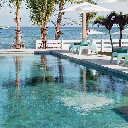Le Petit Saint Tropez Hotel Кханом Екстериор снимка