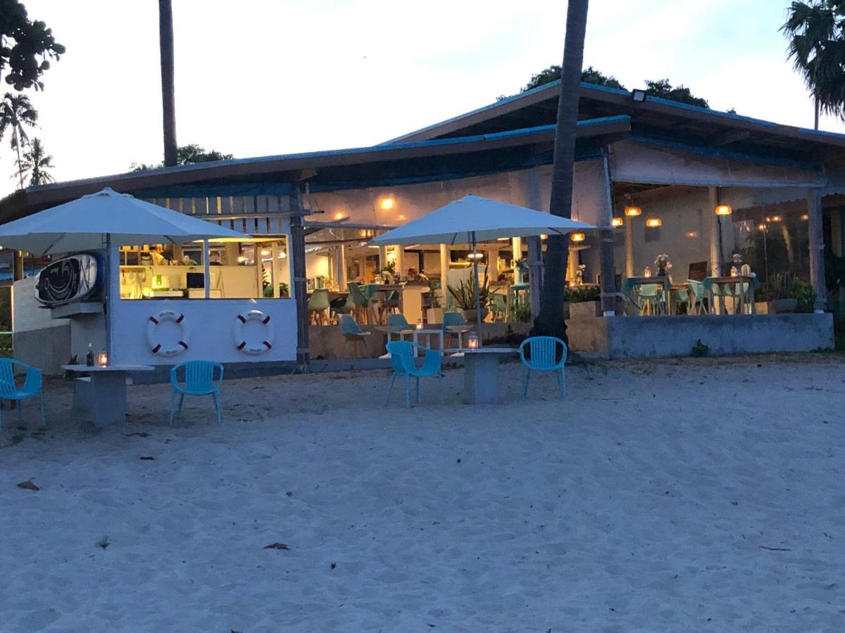 Le Petit Saint Tropez Hotel Кханом Екстериор снимка